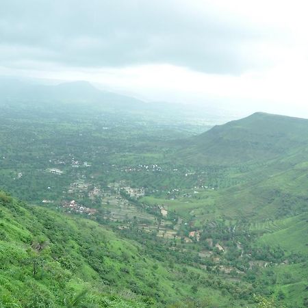Raval Bunglow Hotel Panchgani Eksteriør billede